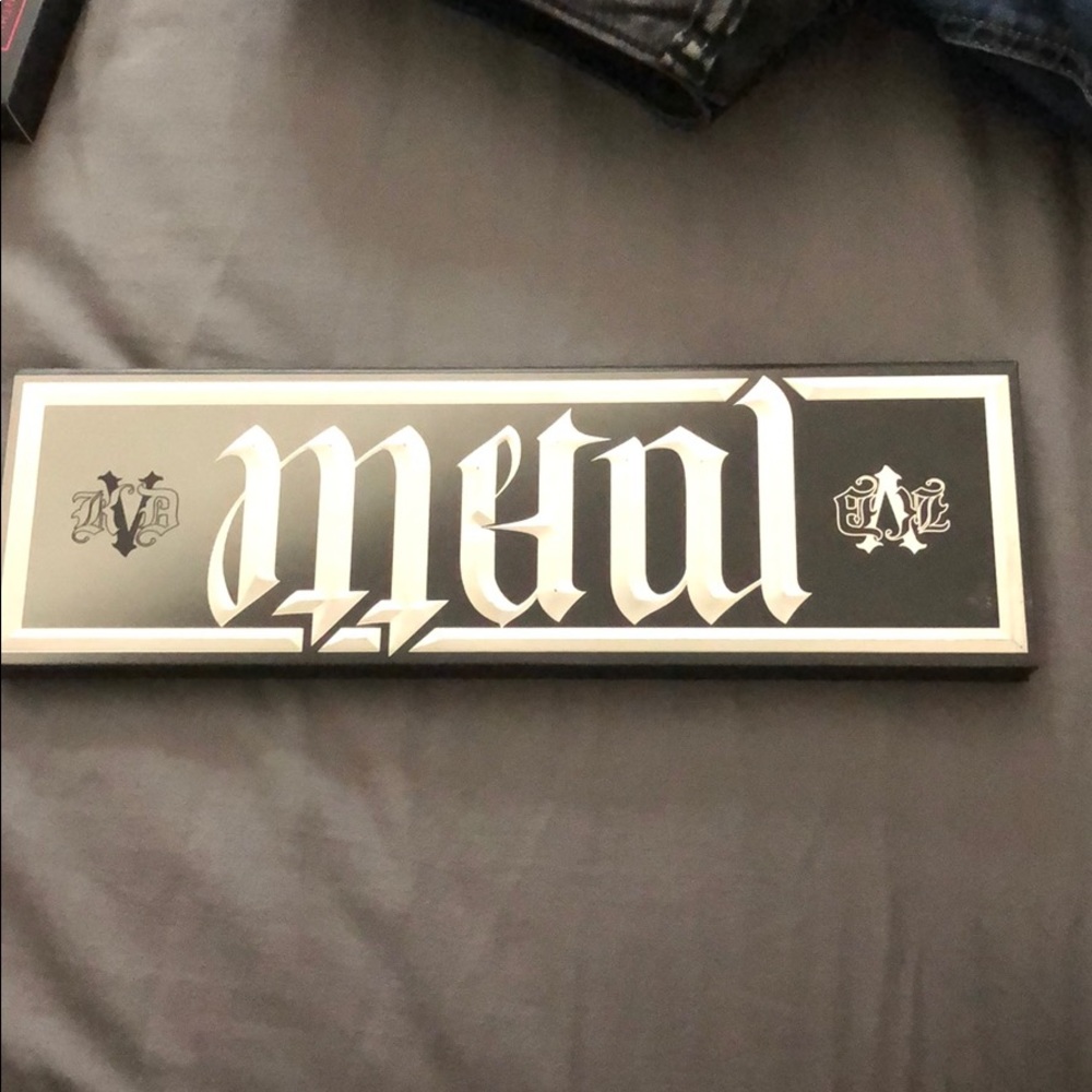 Kat von d metal matte palette